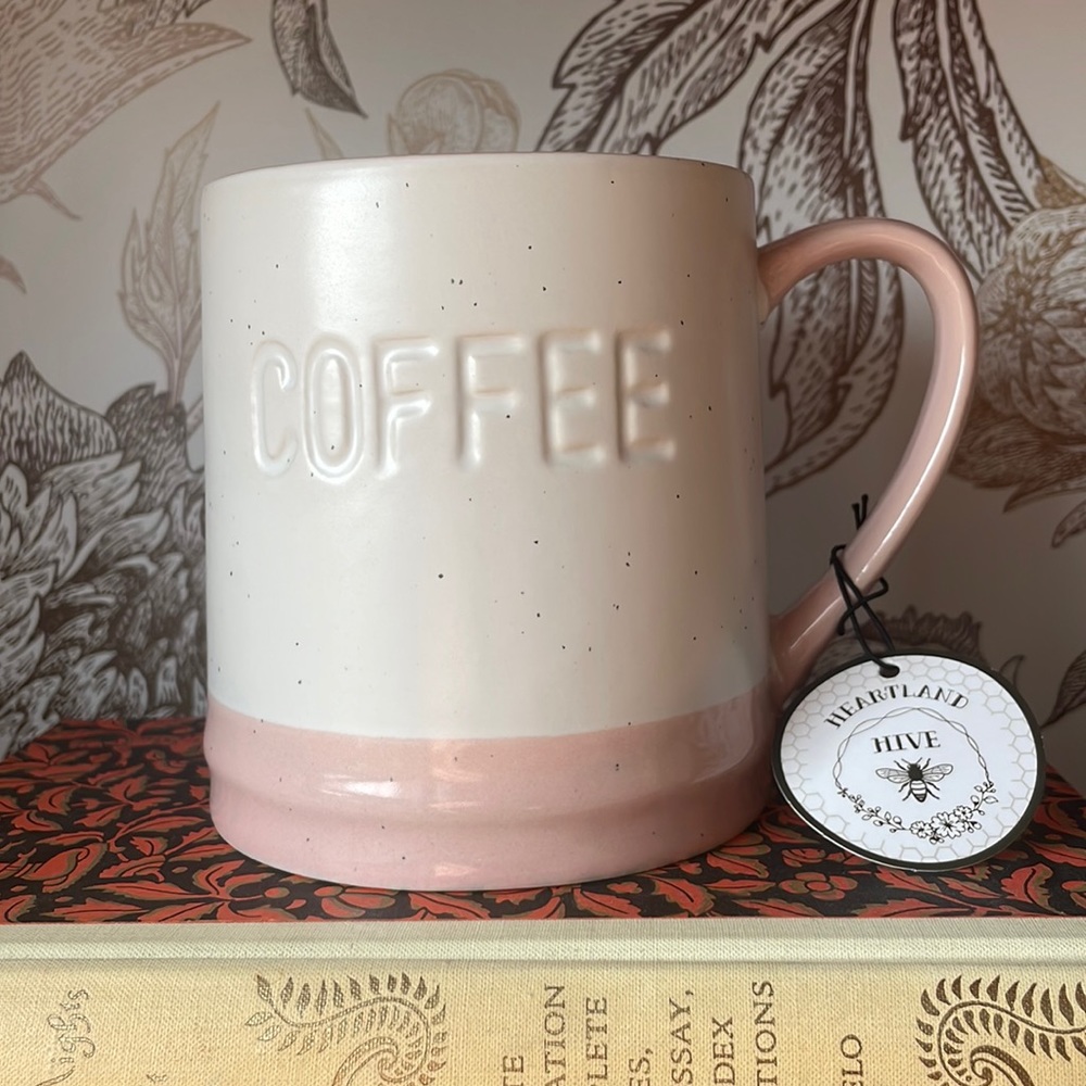 HEARTLAND HIVE COFFEE MUG